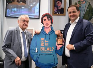 Die NRW-Minister Reul (links) und Liminski hoffen auf eine große Reichweite des Anti-Islamismus-Games «Wer ist Bilal?»