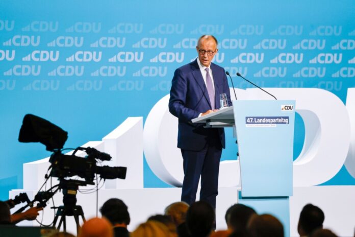 «Außenpolitik aus einem Guss» versprach Merz beim Parteitag der NRW-CDU.