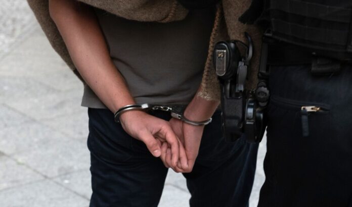 Nach dem Tod eines Mannes in Lünen im Kreis Unna steht die Lebensgefährtin des 60-Jährigen unter Verdacht, ihren Partner umgebracht zu haben. (Symbolbild)