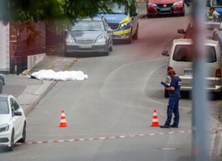 Eine nach der Bluttat festgenommene Frau ist wieder auf freiem Fuß.