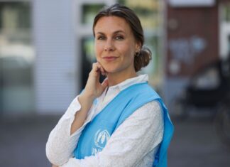 Die UNHCR-Mitarbeiterin ist trotz aller Gefahren froh, als Teil des Teams Hilfen für die Betroffenen in der angegriffenen Ukraine leisten zu können. 