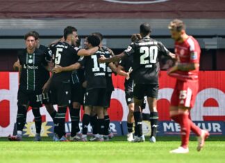 Hannover 96 jubelt über das Tor gegen Fortuna Düsseldorf. 