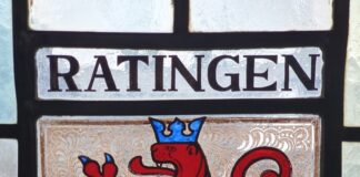 Ratinger Wappen in einer Bleiglasscheibe von Schloss Berg, Foto: Alexander Heinz