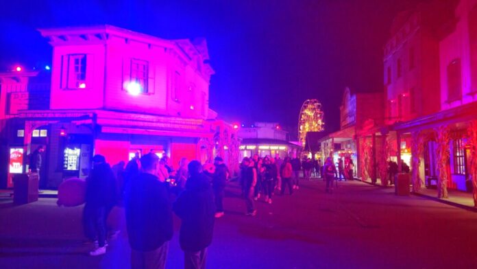 Einen Ausflug in den Movie Park Germany organisiert das Kinder- und Jugendhaus in den Ferien. Foto: Volkmann
