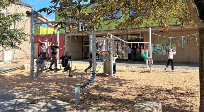 Macht Spaß und fördert die Motorik: der neue Parcours an der Wilhelm-Busch-Schule.  Foto: Stadt Ratingen