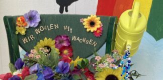 Auch dieser Stuhl, der von Kindern aus dem Jugendtreff der ev. Kirchengemeinde JuTu gestaltet wurde, wird im Rahmen der Ausstellung zu sehen sein. Foto: Stadt Ratingen