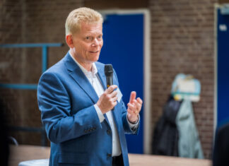 Guido Kerkhoff, Moderator des Initiativkreises Ruhr und CEO des Unternehmens Klöckner & Co ruft auf zum Urnengang. Foto: Markus Feger