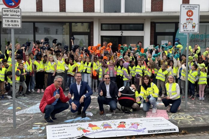 Rund 200 Schülerinnen und Schüler setzten ein Zeichen für sichere Schulwege. Foto: Kreis ME