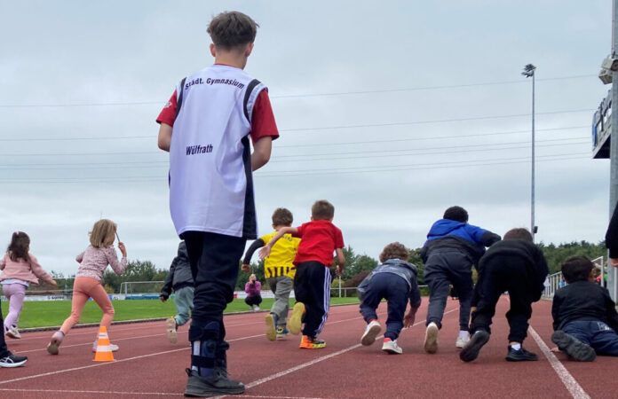 Der Startschuss zur Stadionrunde. Foto: Kreis ME