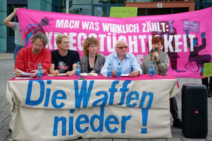 Pressekonferenz zum Vorgehen der Polizei auf Anti-Kriegs-Demo Die Demo-Veranstalter fordern eine vollständige Aufarbeitung des Polizei-Einsatzes.