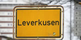 Der Name des Grünen-Kandidaten wird nach Angaben der Stadt am Sonntag trotzdem auf den Wahlzetteln stehen. (Symbolbild)