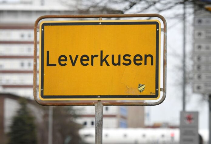 Der Name des Grünen-Kandidaten wird nach Angaben der Stadt am Sonntag trotzdem auf den Wahlzetteln stehen. (Symbolbild)