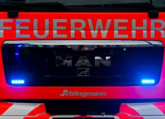 Die Feuerwehr forderte Spezialisten an, um die Substanz zu identifizieren. (Symbolbild)