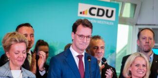 NRW-Ministerpräsident Hendrik Wüst (CDU) hat sich besorgt angesichts des starken Abschneidens der AfD geäußert, aber auch das Abschneiden der CDU gelobt.