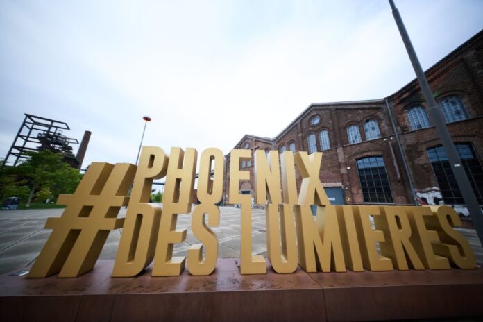 Die neue Show zeigt rund 450 Bilder - überwiegend Werke Monets. 