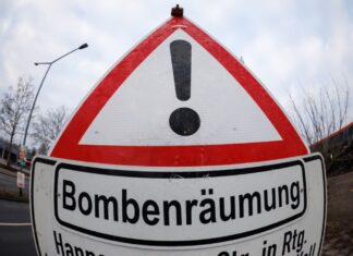 Rund 6.500 Menschen müssen ihre Häuser in Wesel verlassen. (Symbolbild) 