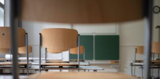 Eine Grundschule ist in Erkrath wegen Schäden am Gebäude geschlossen worden. (Symbolbild)