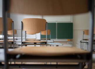 Eine Grundschule ist in Erkrath wegen Schäden am Gebäude geschlossen worden. (Symbolbild)