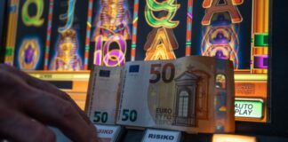 Der Bundessuchtbeauftragte warnt vor allem vor illegalem Glücksspiel (Archivbild) 