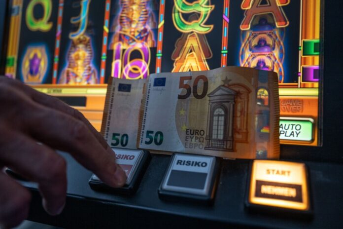 Der Bundessuchtbeauftragte warnt vor allem vor illegalem Glücksspiel (Archivbild) 