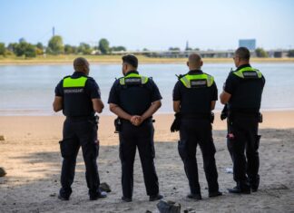 Auch Köln hat jetzt ein Badeverbot für den Rhein erlassen. (Archivbild)