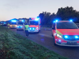 Einsatzfahrzeuge vor Ort auf der A3. Foto: FW Ratingen