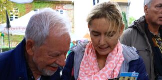 Andreas F. Achenbach mit der designierten Landrätin Dr. Bettina Warnecke im Gespräch, Bild: Helmut Fuhr