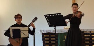 Das Duo Fellini auf der Bühne. Foto: privat