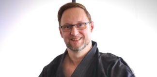 Großmeister Sascha des Vries hält den sechsten Dan im Karate. Fotorechte: de Vries