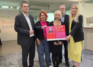 Kulturdezernent und Erster Beigeordneter Patrick Anders, Sarah Gonschorek (Frauenrat NRW), Prof. Dr. Petia Genkova (Frauenrat NRW),Stadtarchivar Dr. Sebastian Barteleit, Gleichstellungsbeauftrage Nadine Mauch, Bild: Alexander Heinz