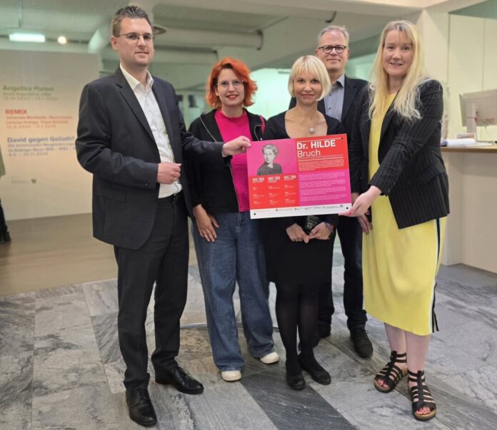 Kulturdezernent und Erster Beigeordneter Patrick Anders, Sarah Gonschorek (Frauenrat NRW), Prof. Dr. Petia Genkova (Frauenrat NRW),Stadtarchivar Dr. Sebastian Barteleit, Gleichstellungsbeauftrage Nadine Mauch, Bild: Alexander Heinz