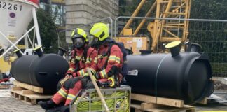 Einsatzkräfte der Velberter Feuerwehr vor Ort. Foto: Feuerwehr Velbert