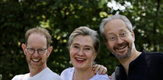 Laura Nykänen und Sami Luttinen (r.) treten mit dem Pianisten Patrick Francis Chestnut auf. Foto: privat