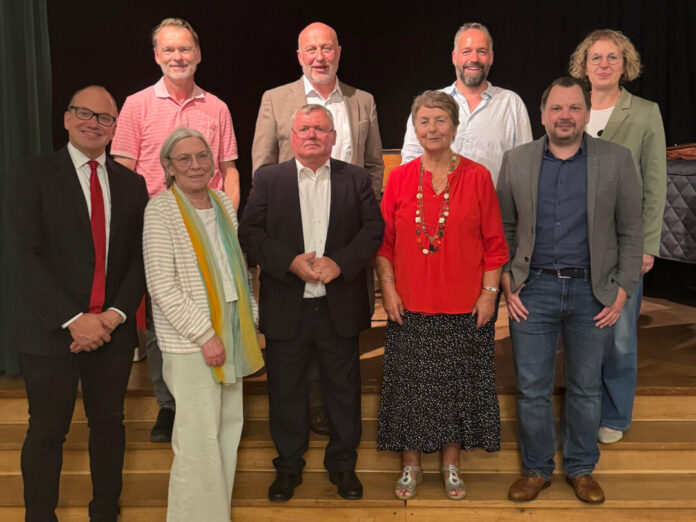 JHV_20250904_1 Viele Jubilare: (oben) Frank Sicking, Ibrahim Yetim, Robert Kreitmeier, Sandra Pietschmann; (unten) Matthias Stascheit, Sigrid Meckel, Hans-Peter Schmidt, Sabine Weyer und Florian Peters. Foto: SPD Mettmann