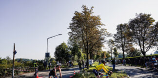 Am Angerbad gibt es Triathlonsport zu sehen - es ist der Abschluss der Saison. Foto: Julian Richter/ Stadtwerke Ratingen Triathlon
