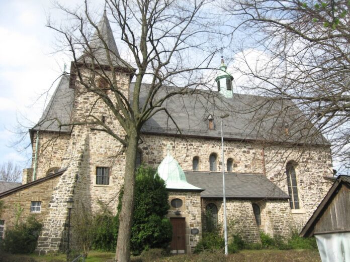 Die Stiftskirche in Stoppenberg. Foto: Robert Welzel/VHS Essen
