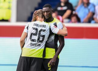 Traf auch Heidenheim: Dortmunds Torjäger Serhou Guirassy (r.).