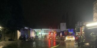 Bei einem Brand in einem Pflegeheim in Gelsenkirchen stirbt ein Mensch. 