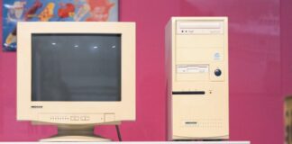 Aus dem Discounter ins Museum: Der Tower-PC von Aldi.