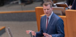 Henning Höne, Vorsitzender der FDP-Fraktion im NRW-Landtag, will weniger über die AfD reden. (Archivbild) 