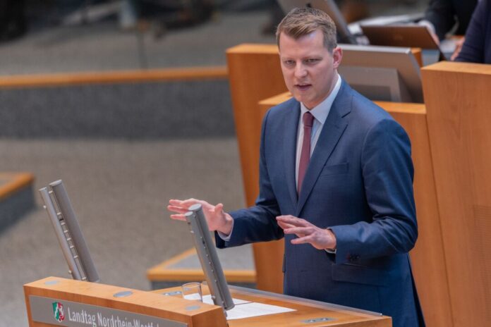 Henning Höne, Vorsitzender der FDP-Fraktion im NRW-Landtag, will weniger über die AfD reden. (Archivbild) 