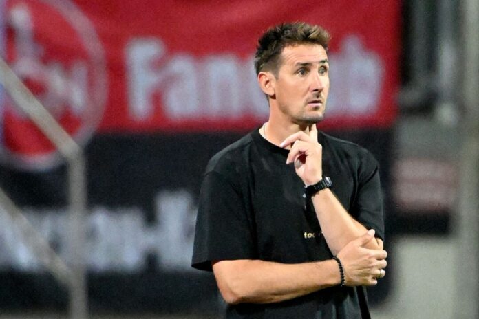 Endlich Sieger: Miroslav Klose sah seine Mannschaft lange vergeblich anrennen.