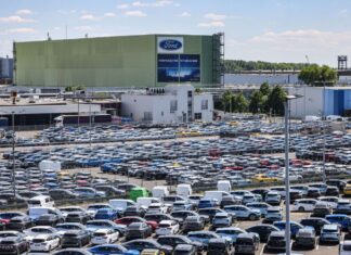 Das Angebot an Ford-Neuwagen auf dem Gelände des Kölner Werks ist groß, die Nachfrage aber hat noch Luft nach oben.