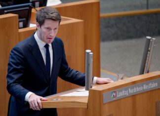Vincentz freute sich am Wahlabend über das Ergebnis seiner Partei bei der Kommunalwahl.