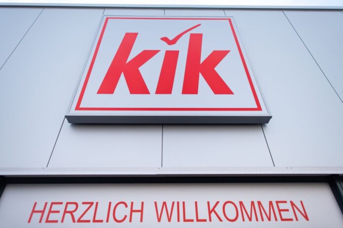 Logo des Textildiscounters Kik Fast zwölf Jahre lang war Patrick Zahn Chef des Textildiscounters Kik. (Archivbild)