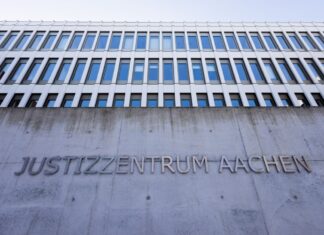Vier Bundeswehr-Soldaten sollten bis zu 77.000 Euro Erschwerniszulage zurückzahlen. Das Verwaltungsgericht Aachen urteilte zu ihren Gunsten. (Archivbild)