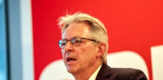 Das Abschneiden der AfD könne Parteien der Mitte nicht zufrieden machen, meinte Post.