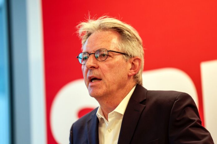 Das Abschneiden der AfD könne Parteien der Mitte nicht zufrieden machen, meinte Post.