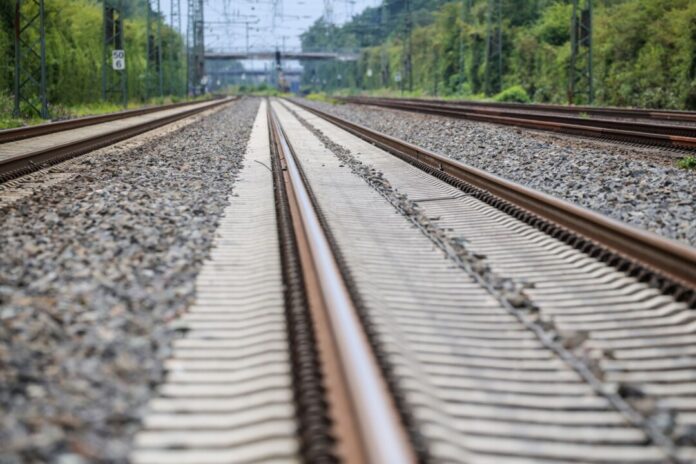 An Zugstrecken in Nordrhein-Westfalen ist es mutmaßlich erneut zur absichtlichen Beschädigung von Bahn-Infrastruktur gekommen. (Illustration)