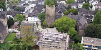Noch stehen Gerüste an der Burgruine in Wetter - bis zur Internationalen Gartenschau 2027 soll sie für Besucher zugänglich gemacht werden.